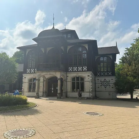 Emerald Przy Deptaku Apartment