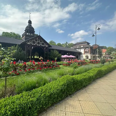 Apartment Emerald Przy Deptaku Szczawno-Zdroj